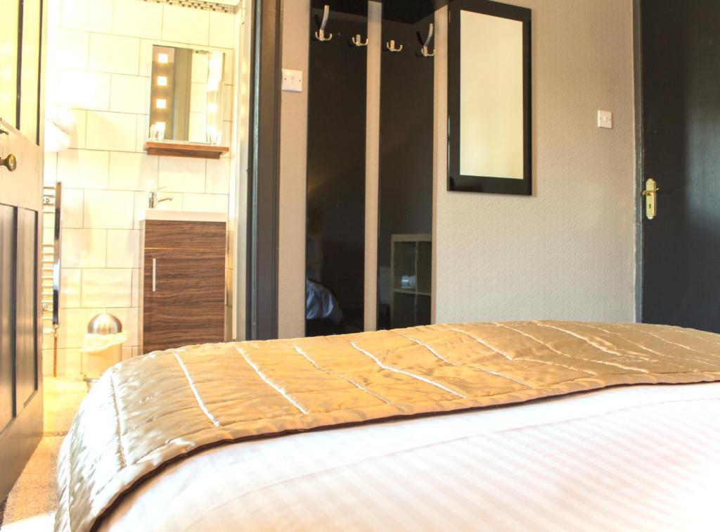 Goblin Ha' Hotel Gifford Exterior foto